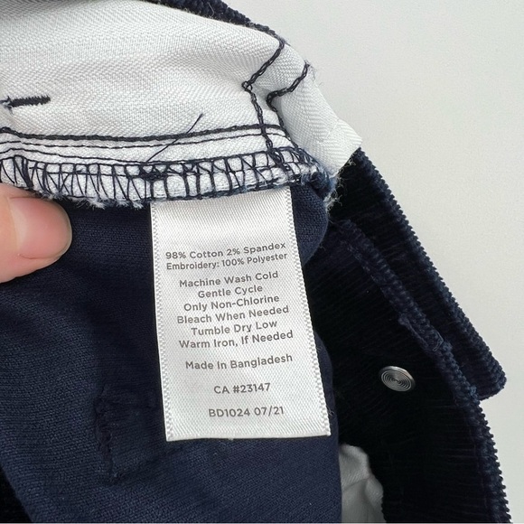 Talbots CORDUROY STRAIGHT LEG PANTS in Novelty POLAR BEAR EMBROIDERED Size 8P - Picture 8 of 12